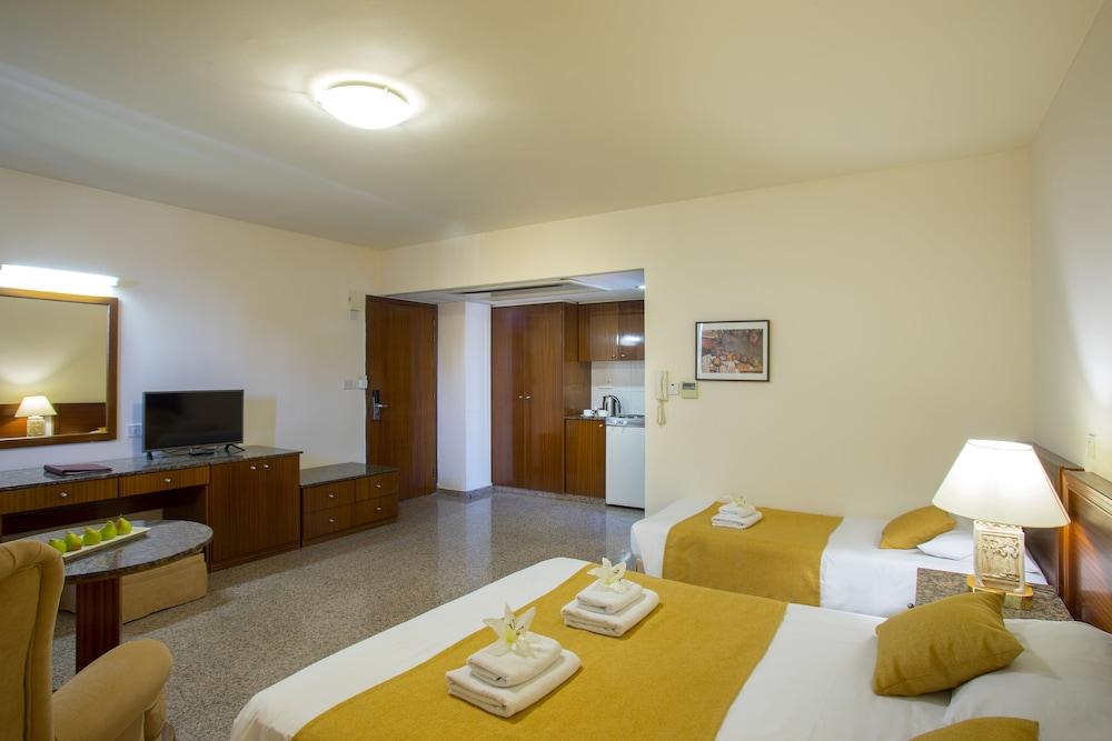 Kapetanios Limassol Hotel Exteriér fotografie