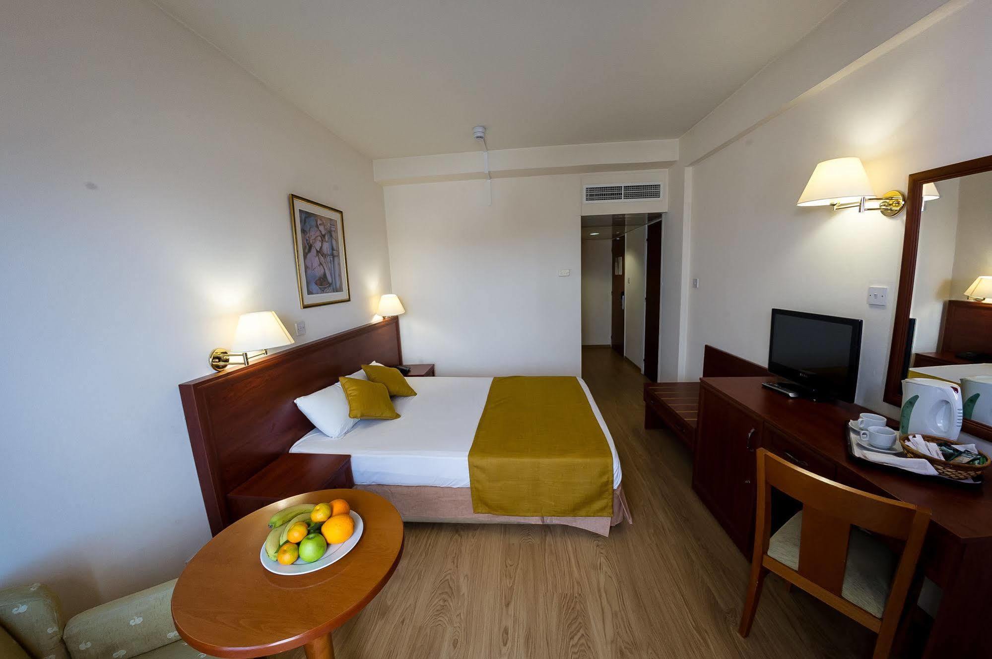 Kapetanios Limassol Hotel Exteriér fotografie